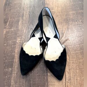 Adrienne Vittadini black scalloped flats